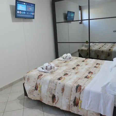 Hébergement de vacances Casa Indipendente A 5 Minuti Da Aeroporto Di E *