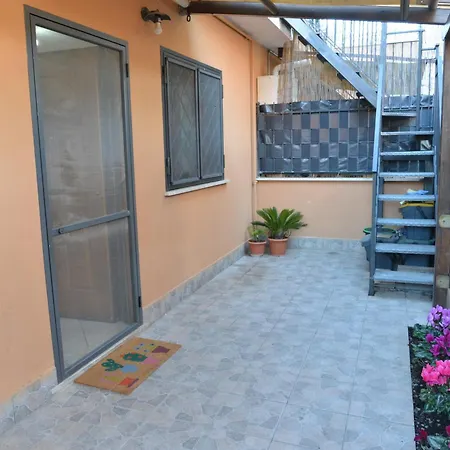 Casa Indipendente A 5 Minuti Da Aeroporto Di E Hébergement de vacances Fiumicino
